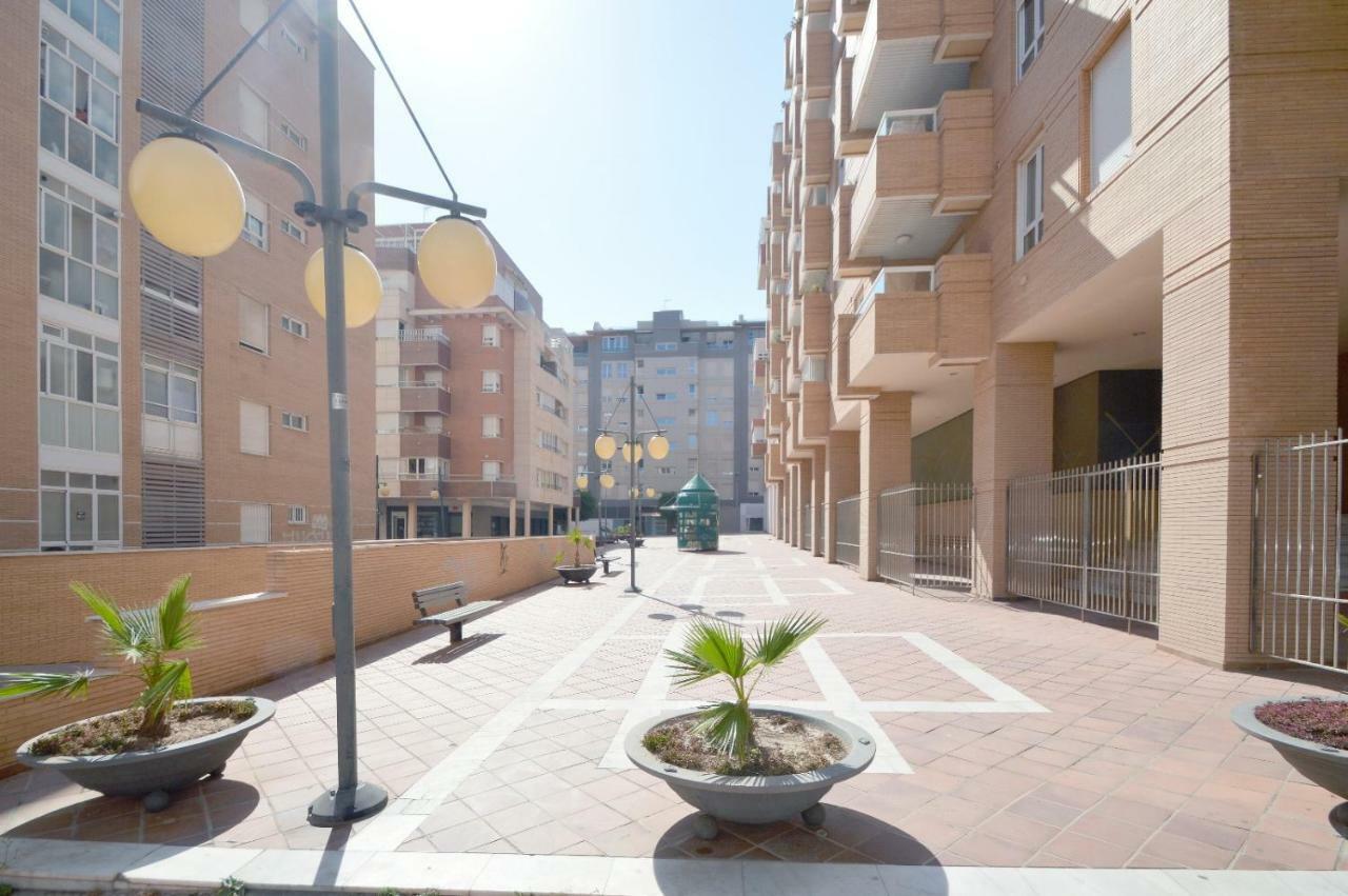 Апартаменти Moderno Apartamento Frente A La Playa Y El Centro Альмерія Екстер'єр фото